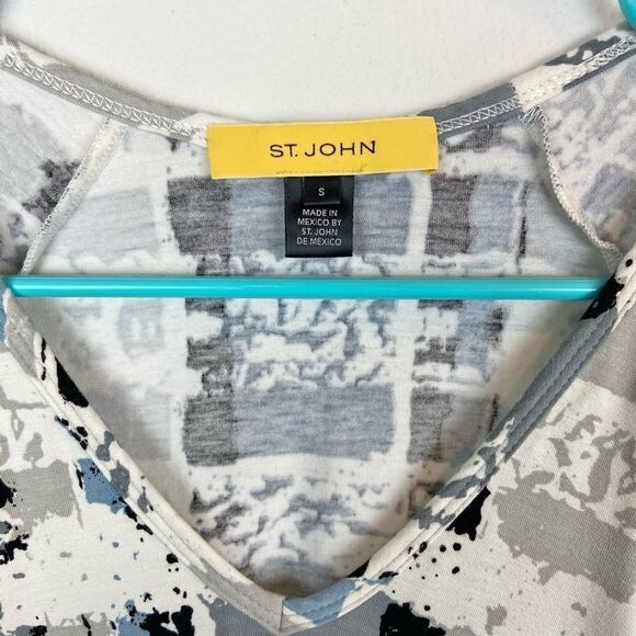 St. John V-Neck Block Print 3/4 Sleeve Top - Picture 6 of 6